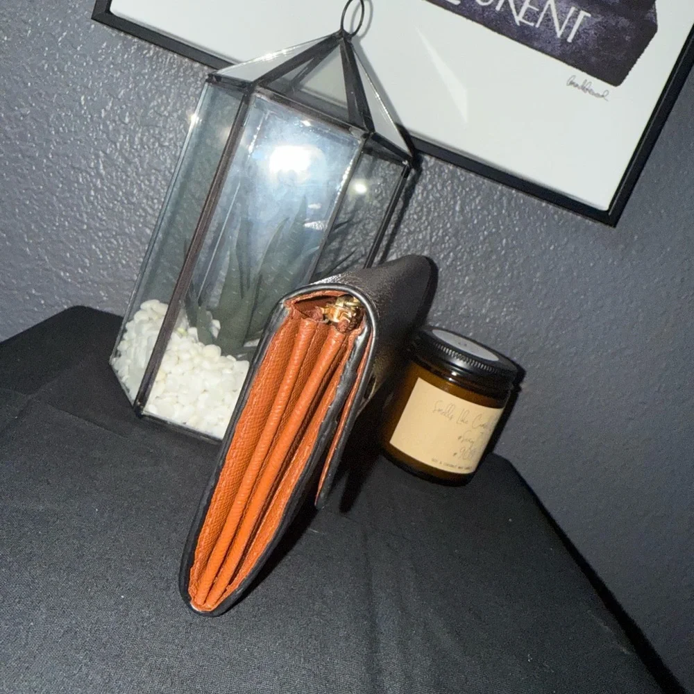 Louis Vuitton Monogram Wallet - Picture 4 of 5